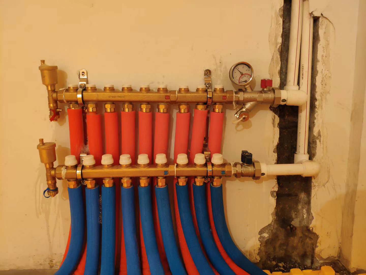 德国菲斯曼锅炉地暖总代理-青岛圣火公司  联系电话:13780666399袁